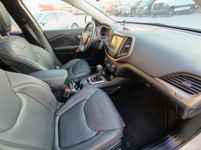 Used 2018 Jeep Cherokee Limited image 46