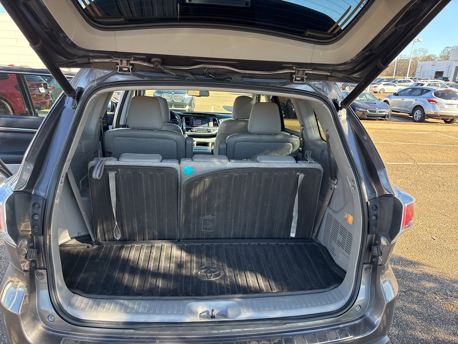 Used 2014 Toyota Highlander Limited image 10