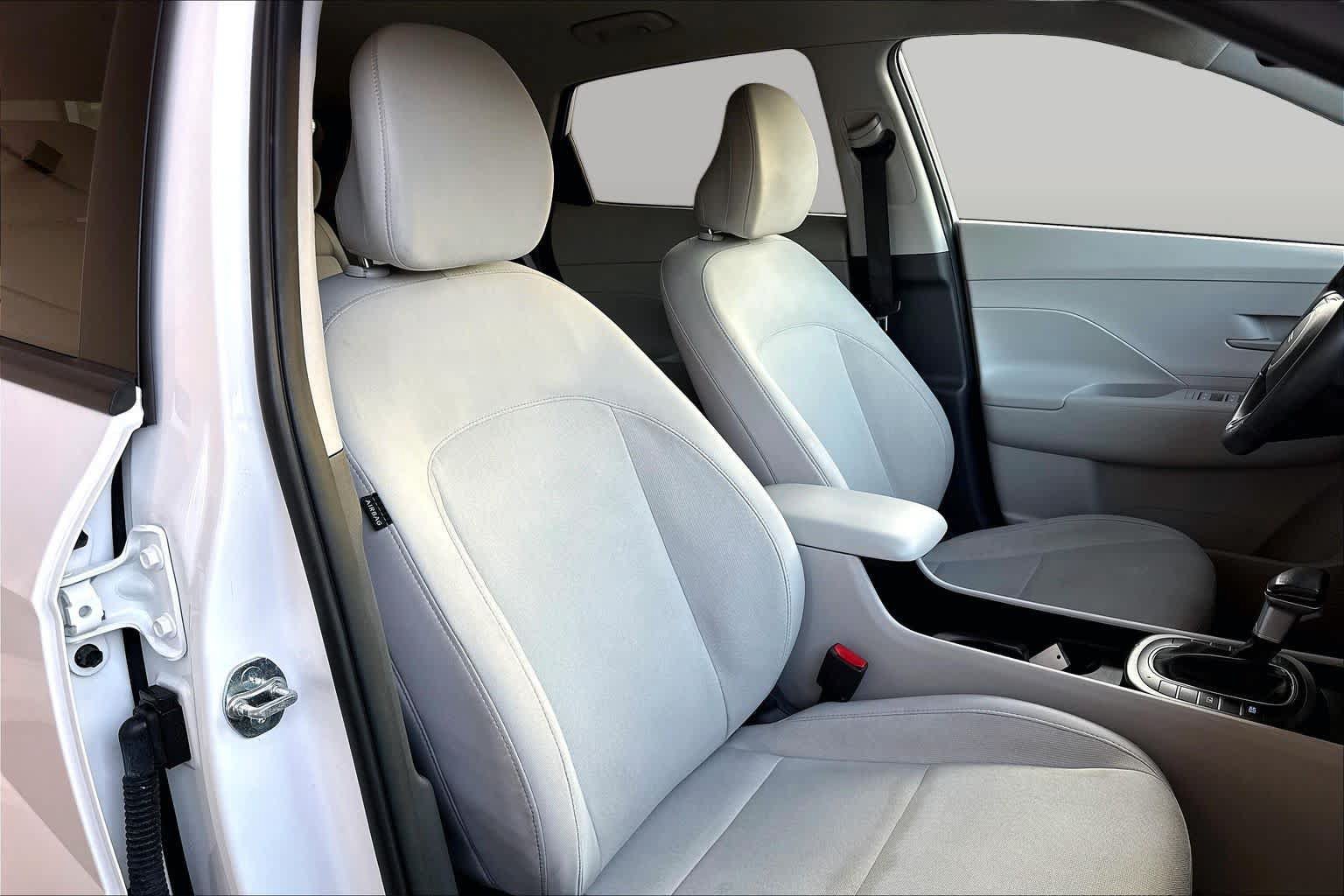 Used 2025 Hyundai Kona SEL AWD/4WD image 9