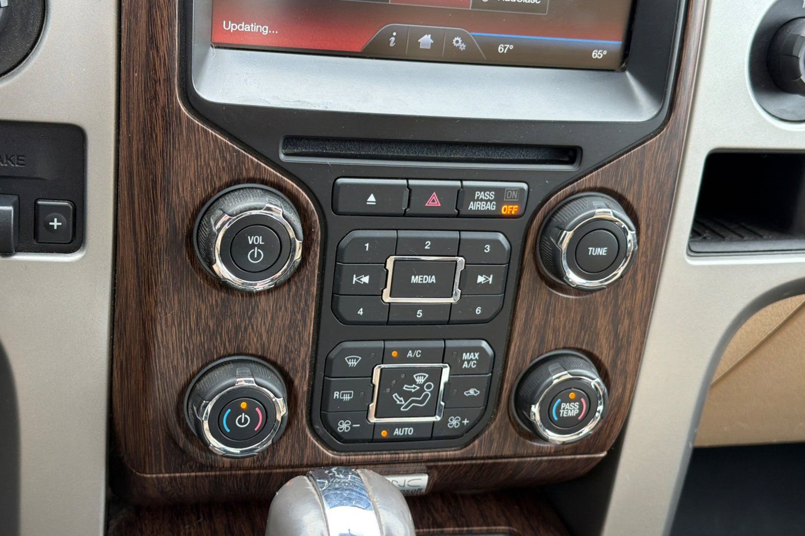 Used 2013 Ford F150 Lariat w/ Luxury Equipment Group image 19