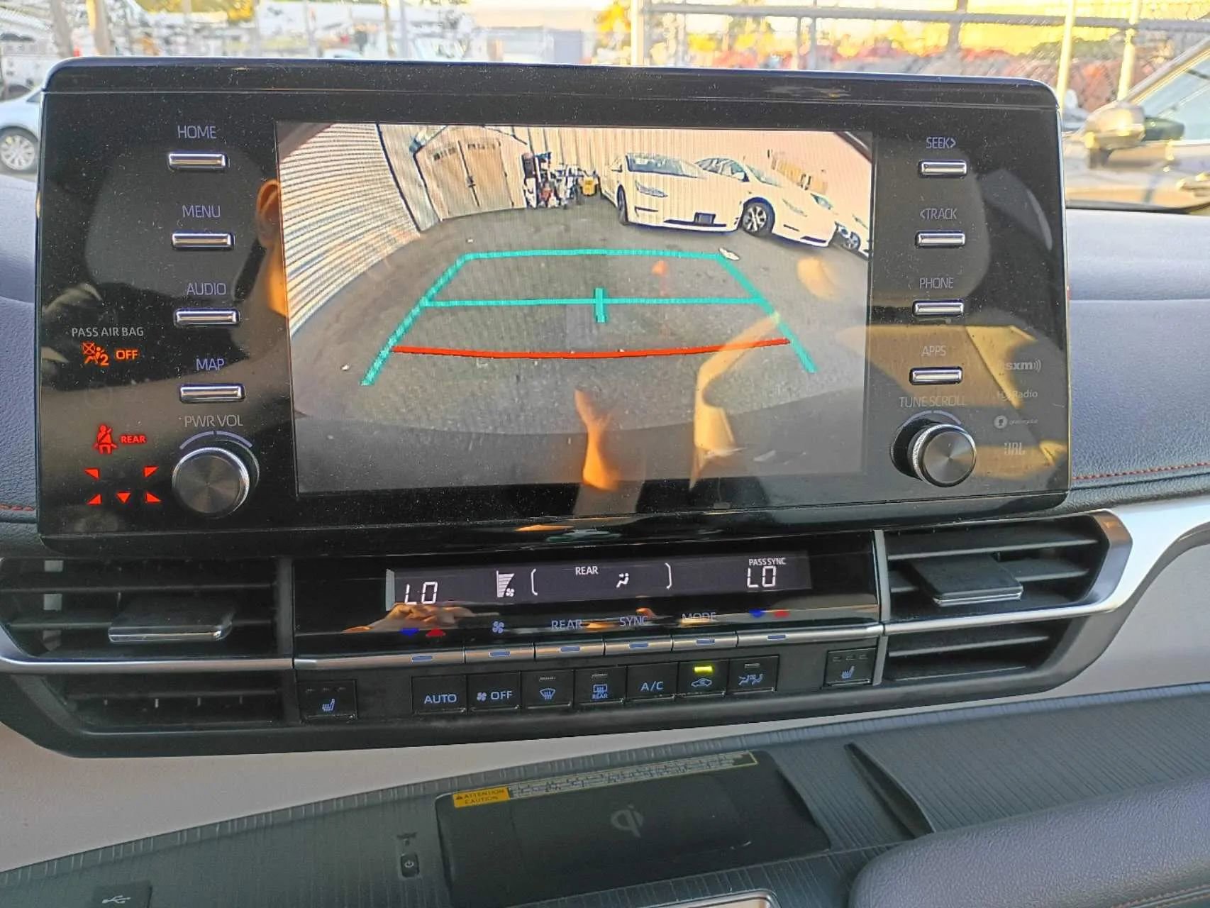 Used 2022 Toyota Sienna XSE AWD/4WD image 20
