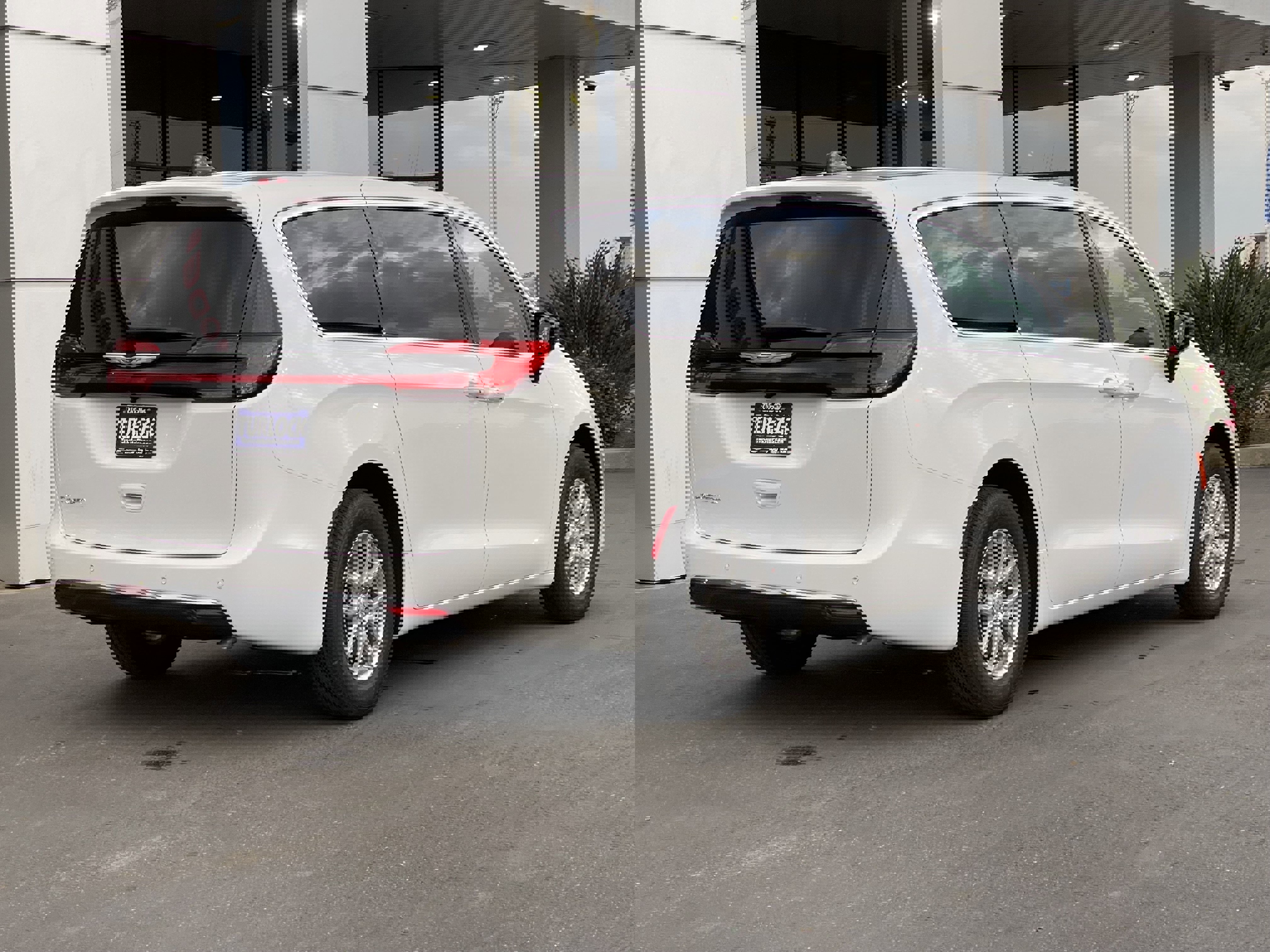 New 2026 Chrysler Pacifica Select image 4