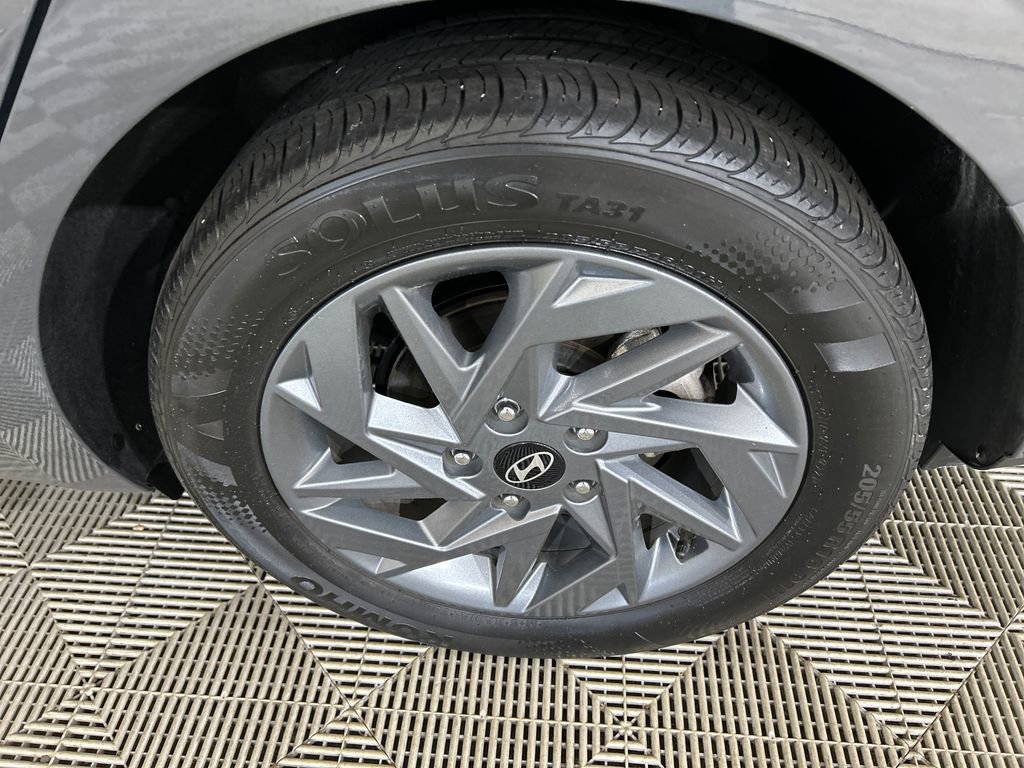 Used 2024 Hyundai Elantra SEL FWD image 10