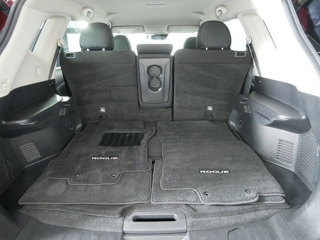 Used 2020 Nissan Rogue SV AWD/4WD image 17