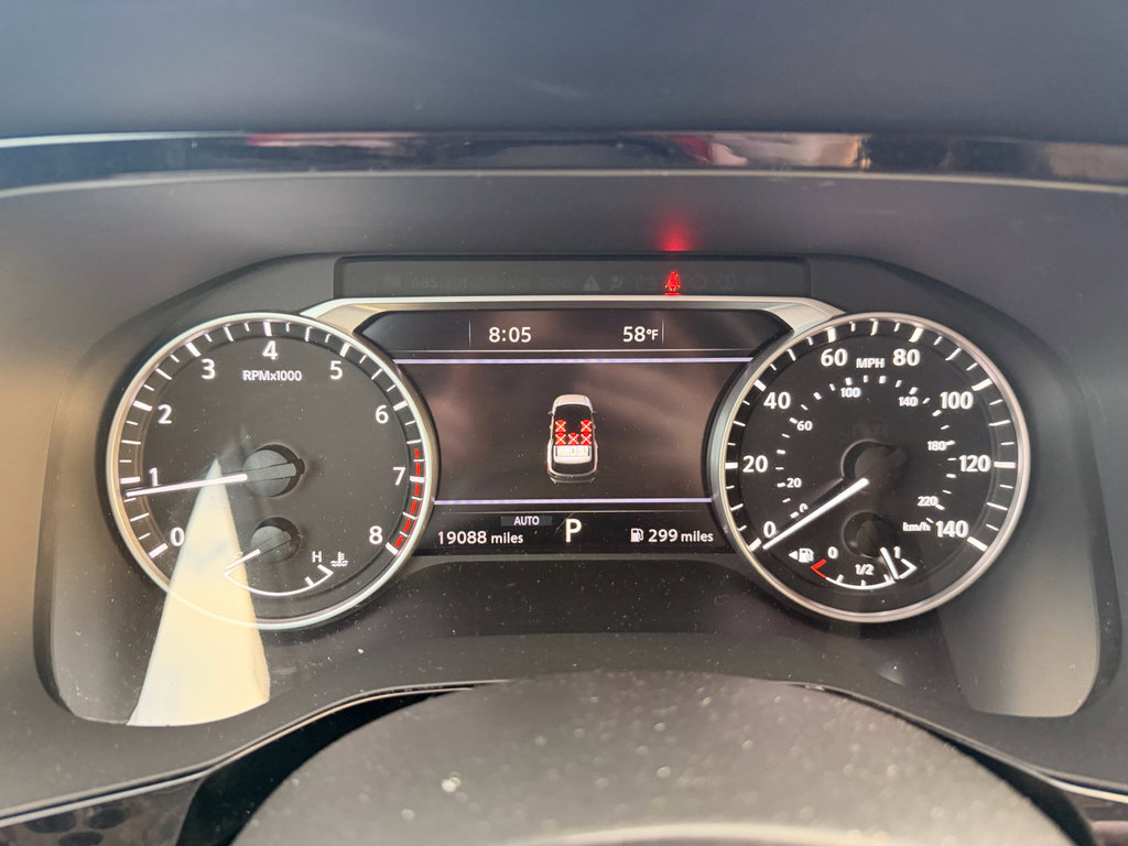 Used 2023 Nissan Pathfinder Platinum image 10