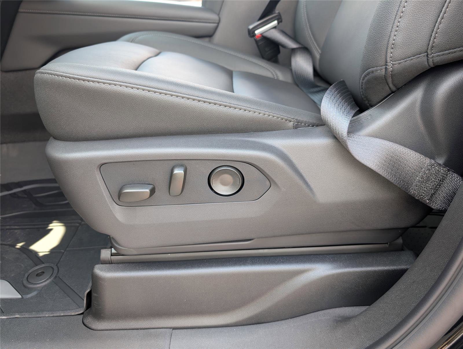New 2026 Chevrolet Tahoe LT w/ Comfort Package RWD image 33