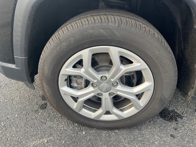 Used 2024 Jeep Compass Latitude image 21