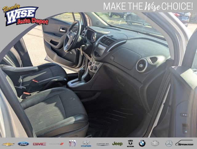 Used 2016 Chevrolet Trax LT w/ LT Sun and Sound Package FWD image 22