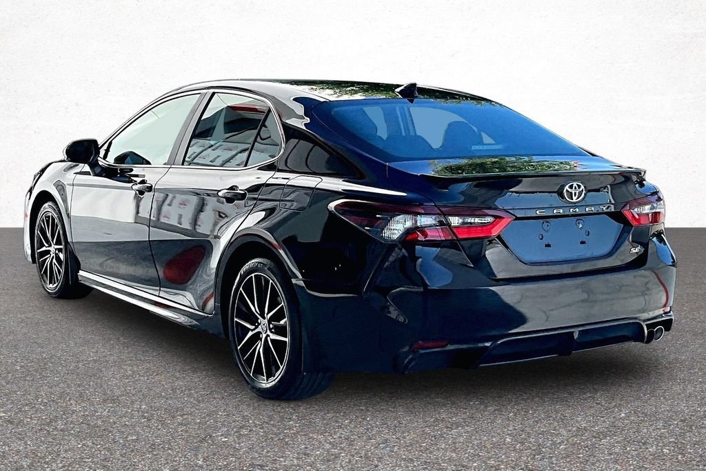Used 2024 Toyota Camry SE w/ Cold Weather Package FWD image 5