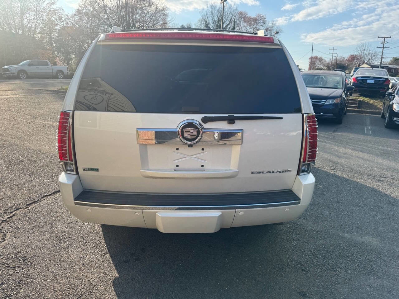 Used 2010 Cadillac Escalade 2WD image 6