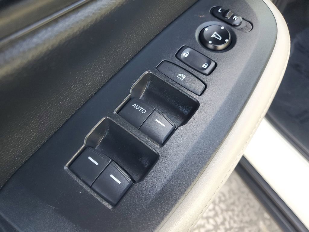 Used 2023 Honda HR-V LX image 18