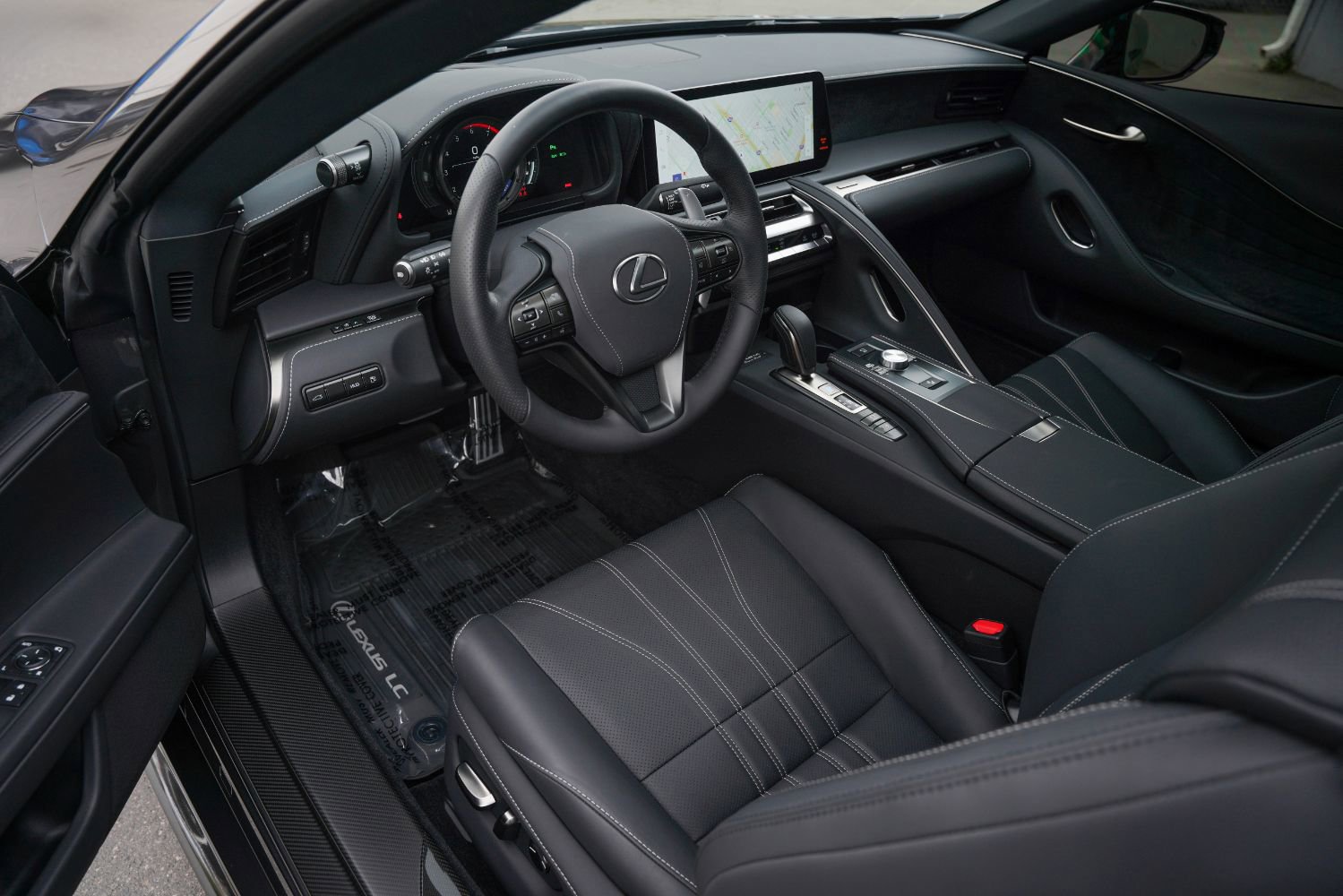 Used 2025 Lexus LC 500 Coupe image 2