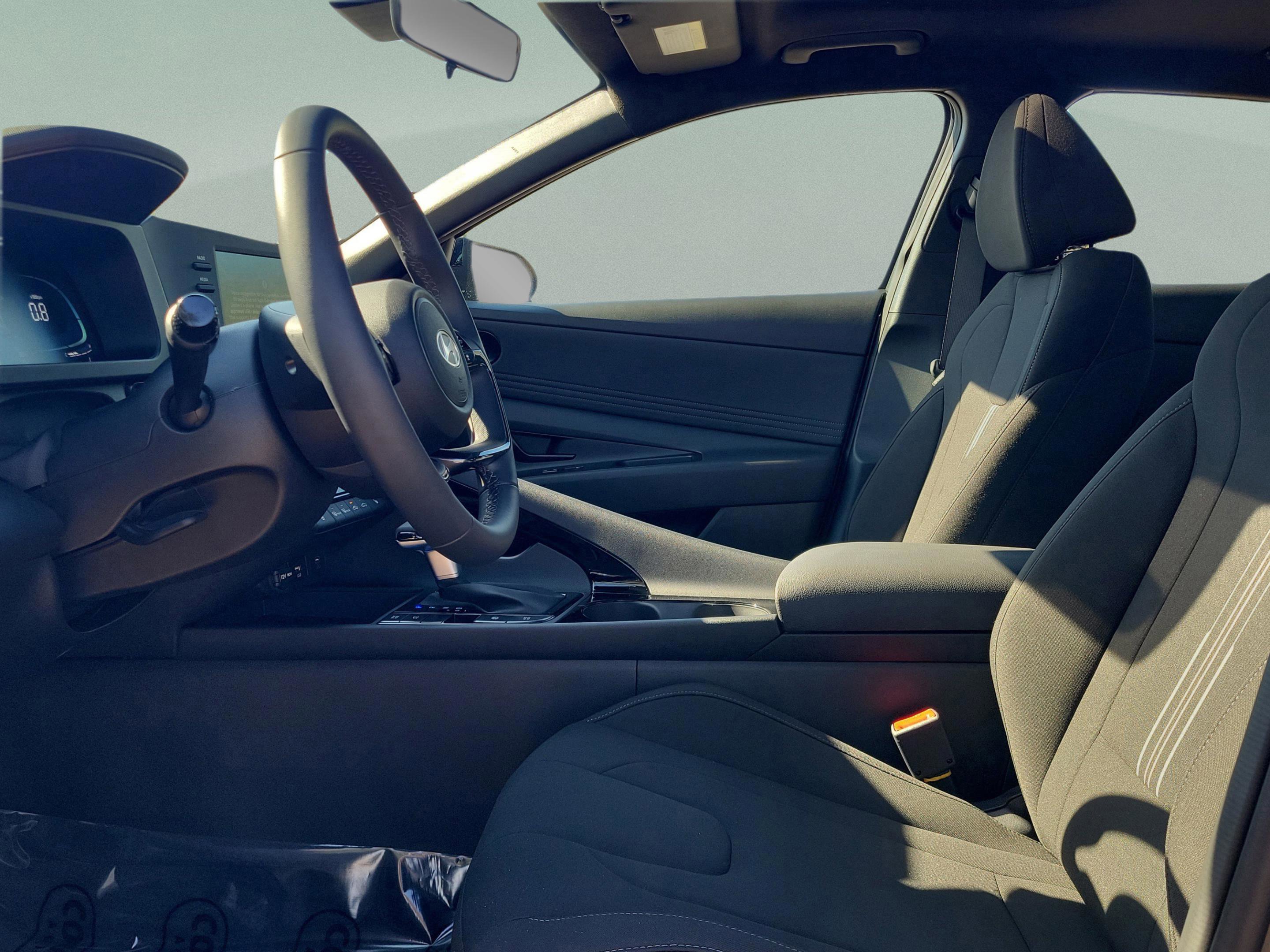 New 2026 Hyundai Elantra SEL Sport w/ Cargo Package image 17