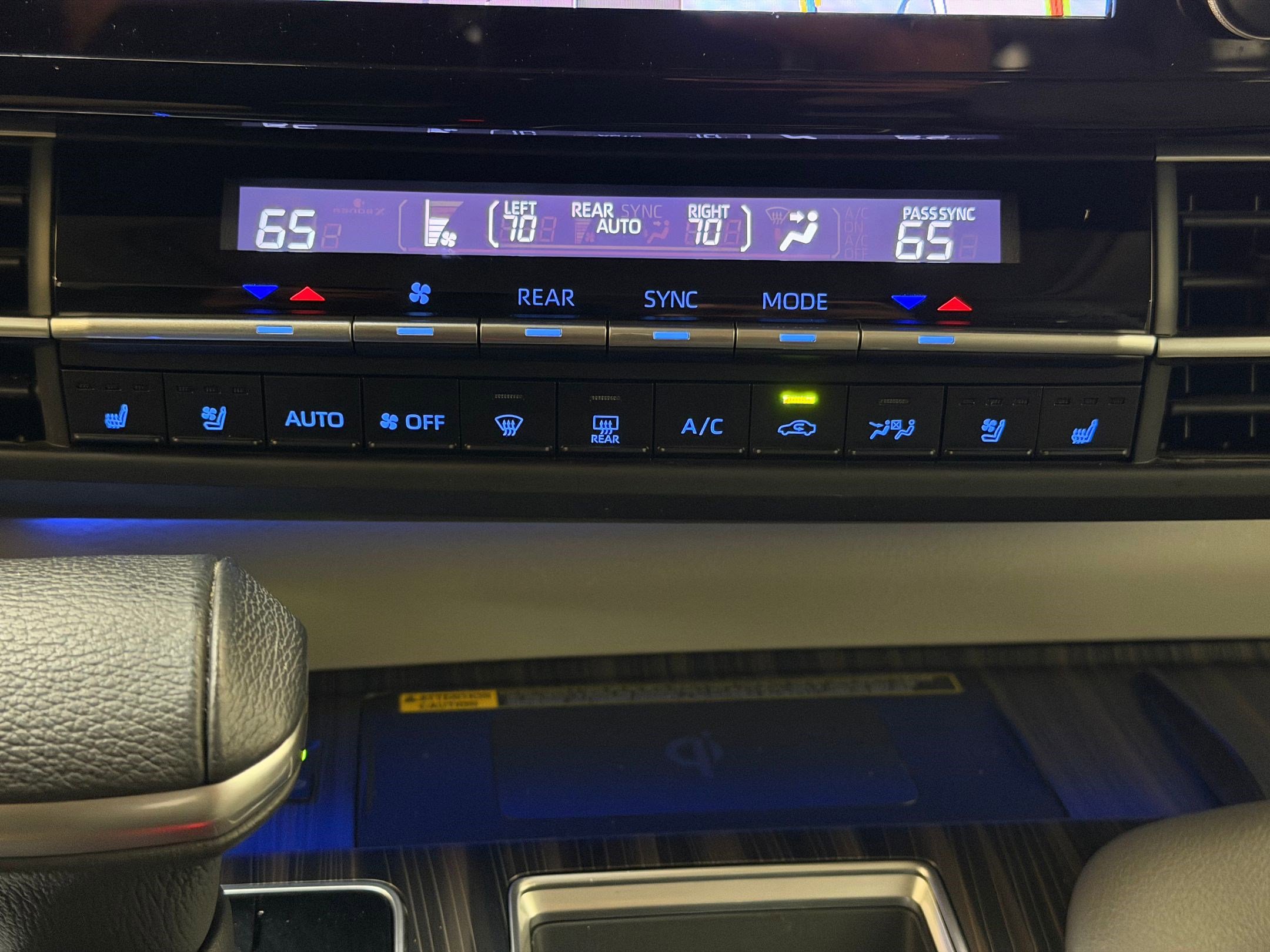 Used 2021 Toyota Sienna Limited image 31