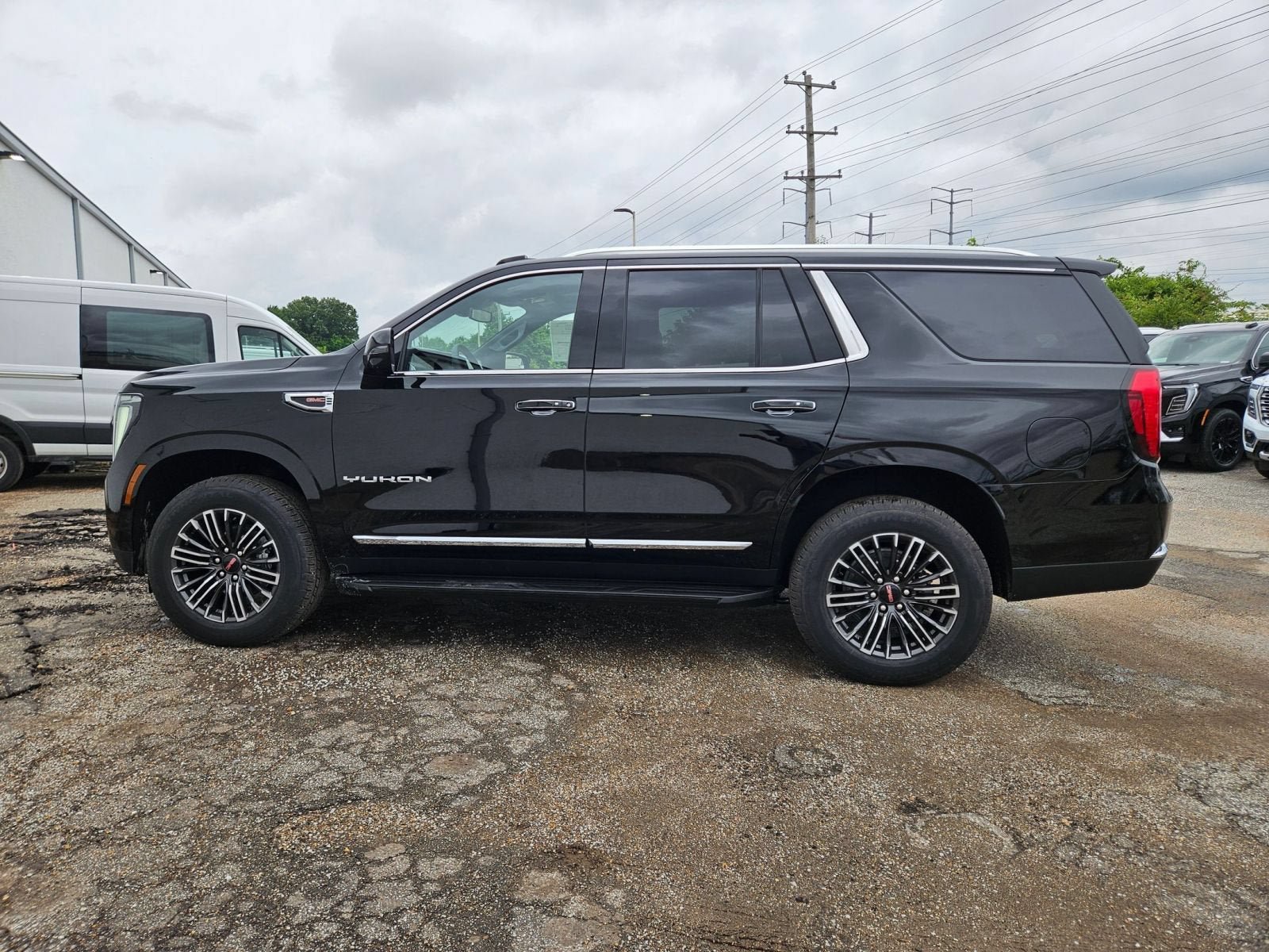 New 2026 GMC Yukon Elevation AWD/4WD image 2