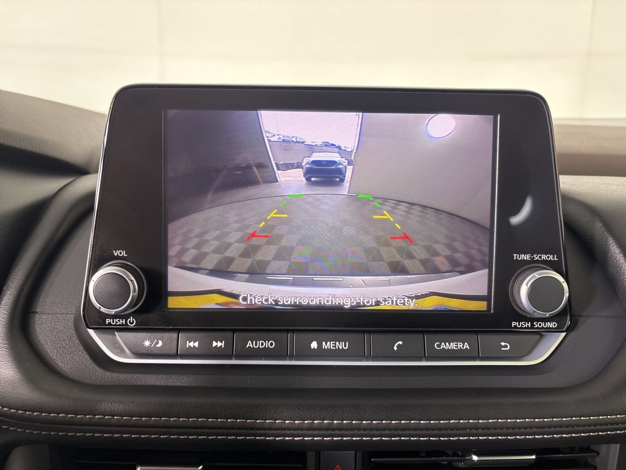 Used 2023 Nissan Rogue SV FWD image 15