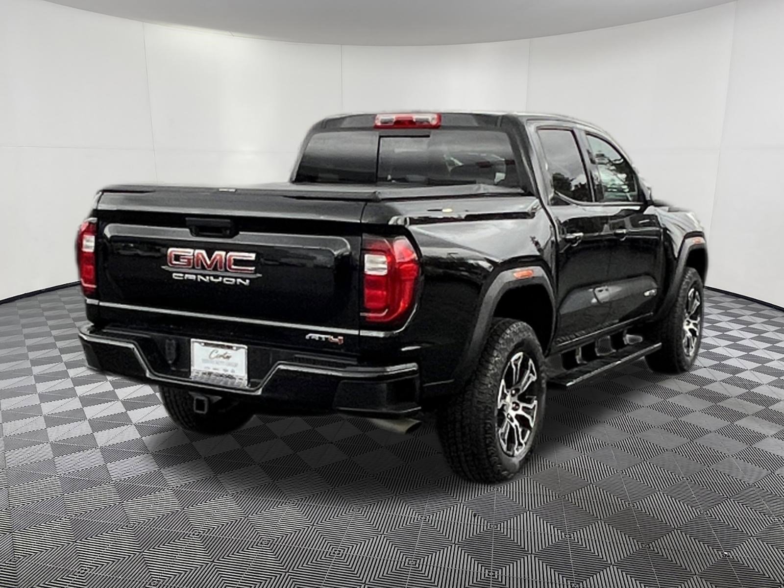 Used 2024 GMC Canyon AT4 image 6