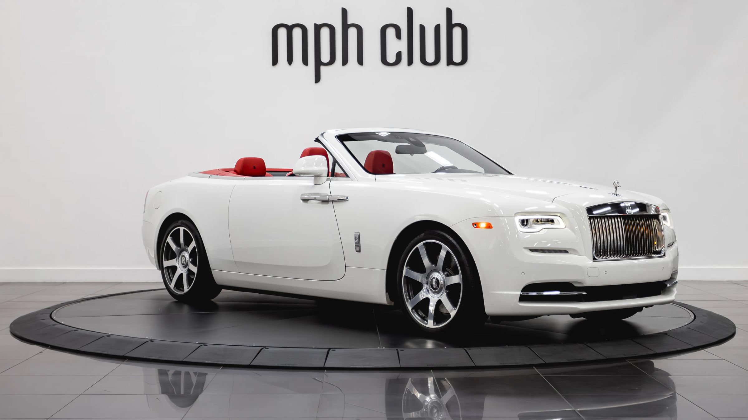 Used 2017 Rolls-Royce Dawn RWD image 12
