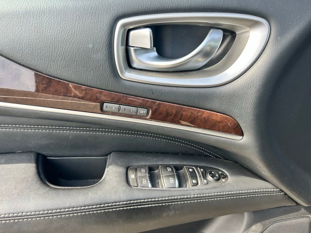 Used 2017 INFINITI QX60 Luxe w/ Deluxe Technology Package image 22