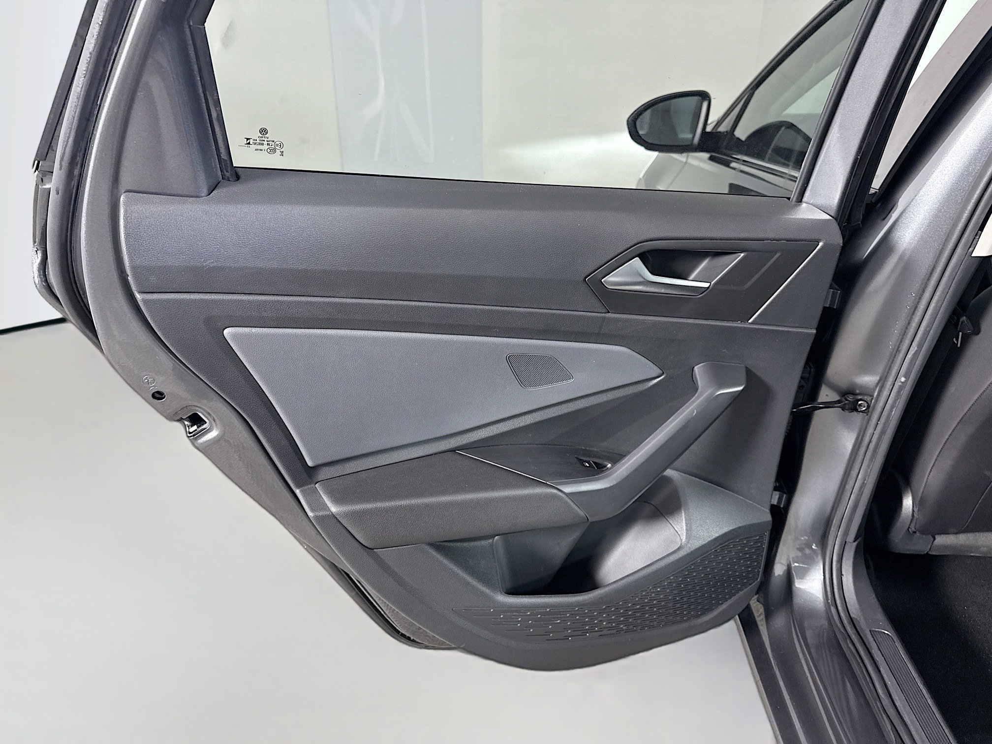 Used 2025 Volkswagen Jetta SE FWD image 26