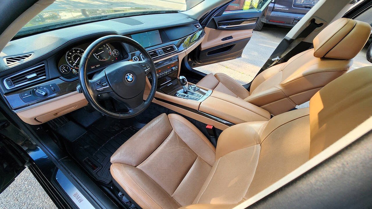 Used 2011 BMW 750Li xDrive AWD/4WD image 29