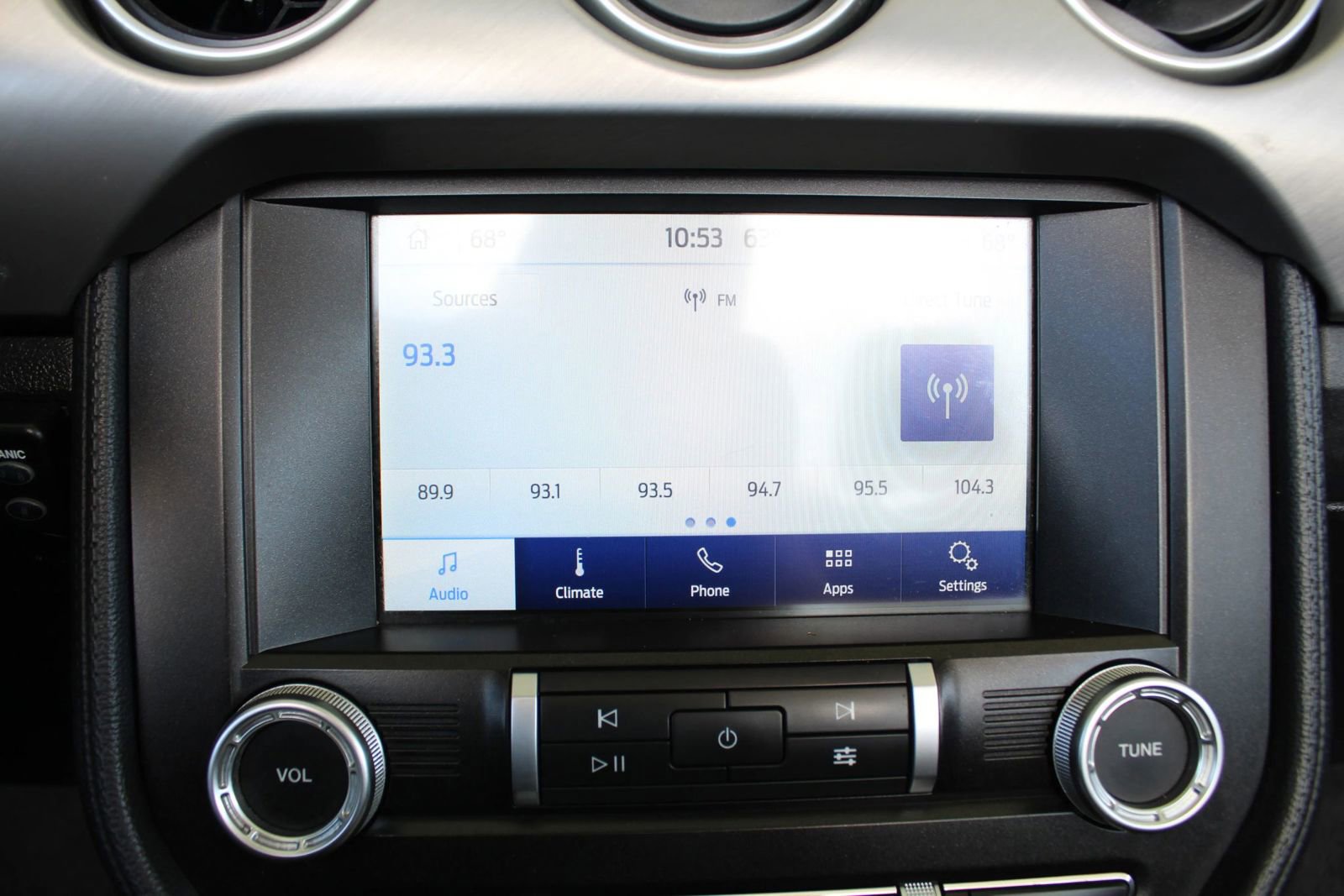 Used 2019 Ford Mustang Premium image 23