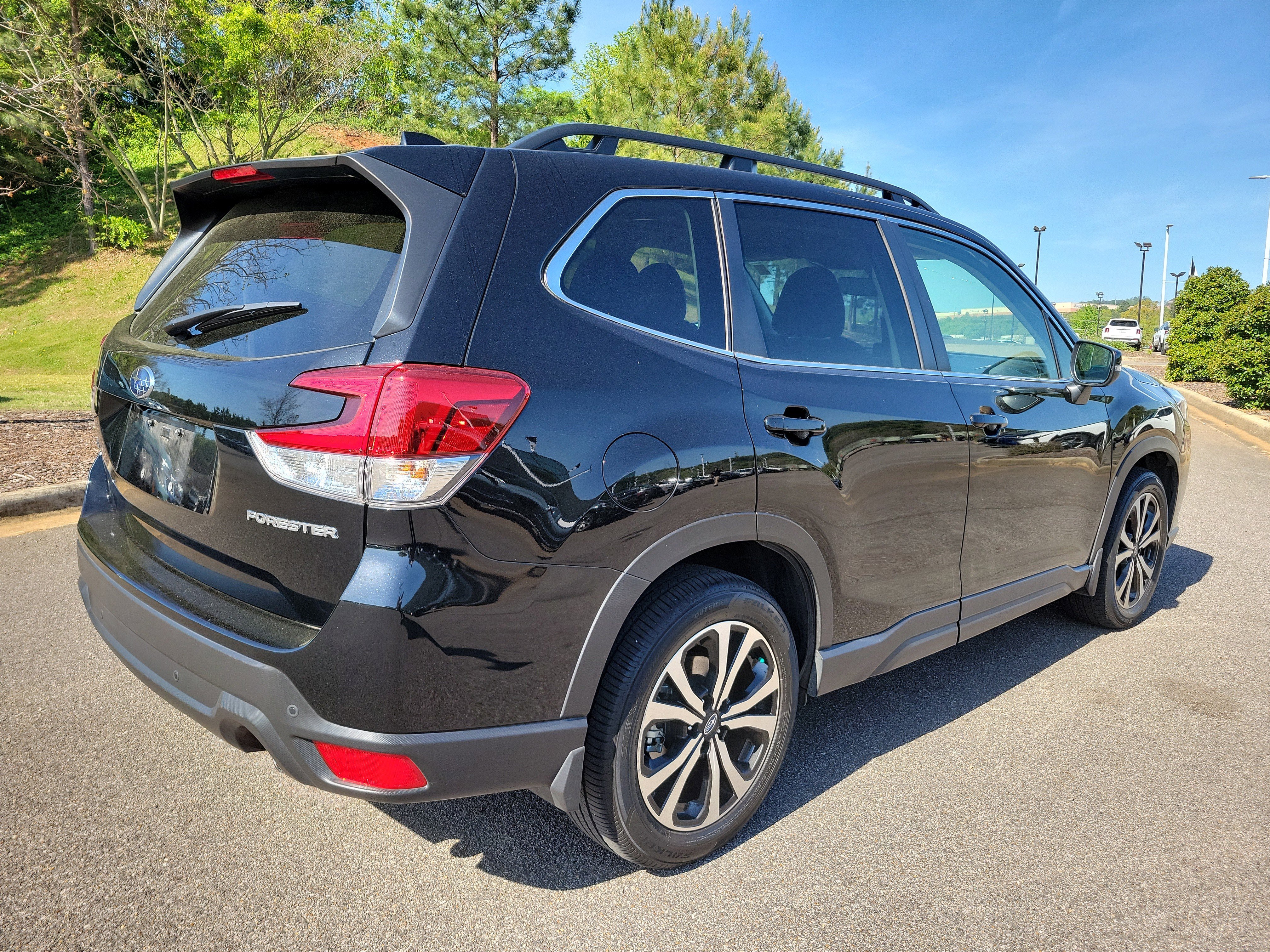 Used 2024 Subaru Forester Limited image 27