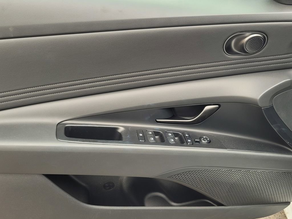 New 2026 Hyundai Elantra Sport image 13