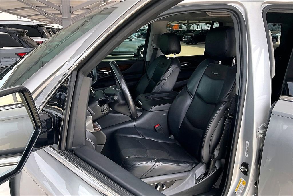 Used 2020 Cadillac Escalade Luxury AWD/4WD image 22