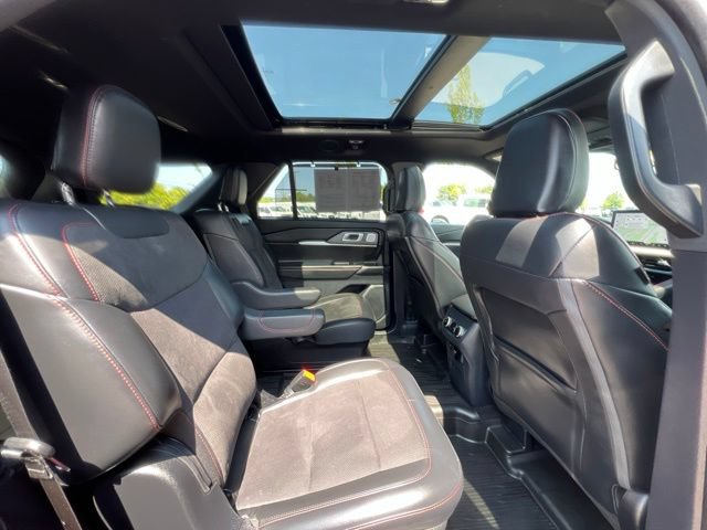 Certified 2025 Ford Explorer ST AWD/4WD image 14