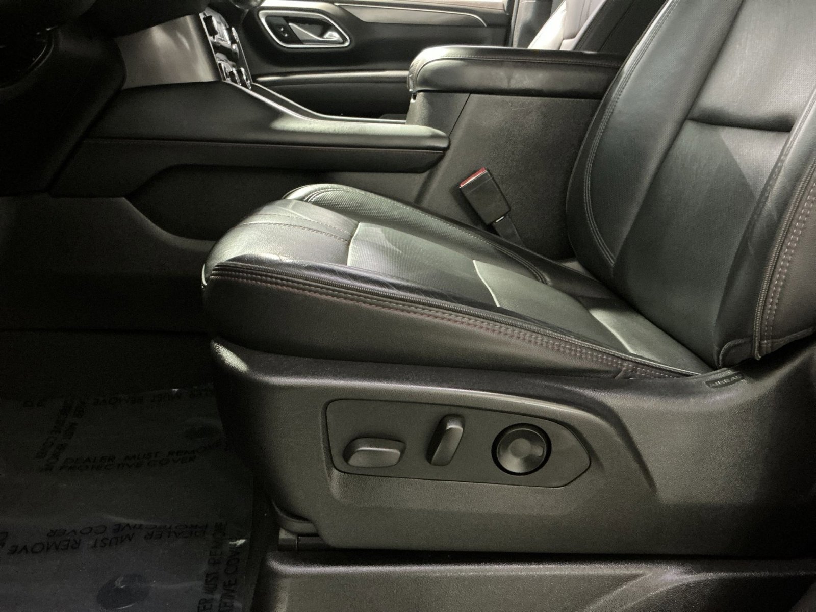 Used 2021 Chevrolet Tahoe RST w/ Luxury Package AWD/4WD image 15