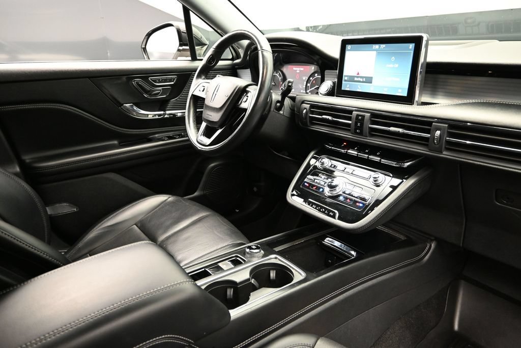 Used 2022 Lincoln Corsair AWD w/ Premium Package image 14