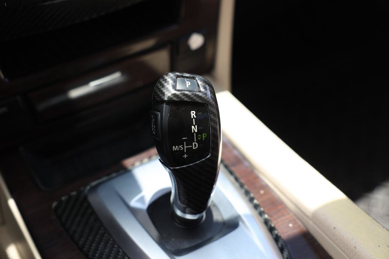 Used 2010 BMW 528i Sedan RWD image 38