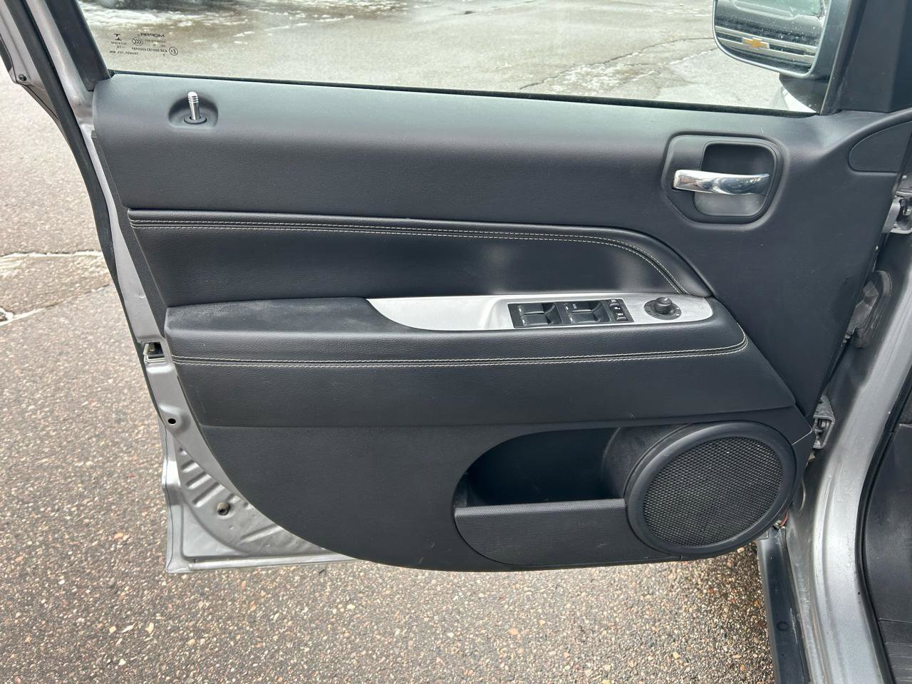 Used 2016 Jeep Compass High Altitude FWD image 14