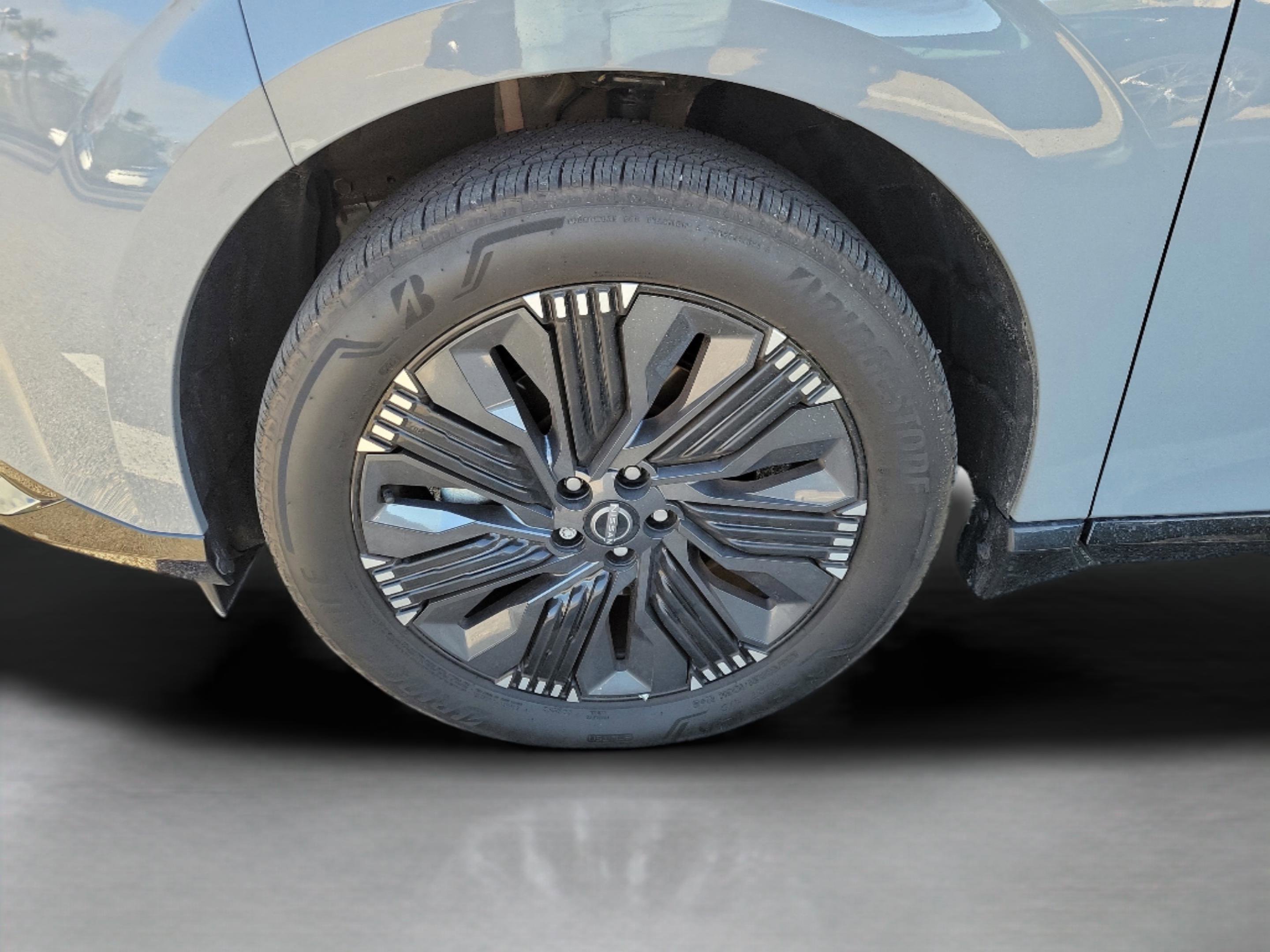 Used 2025 Nissan Murano Platinum w/ Cargo Package image 32