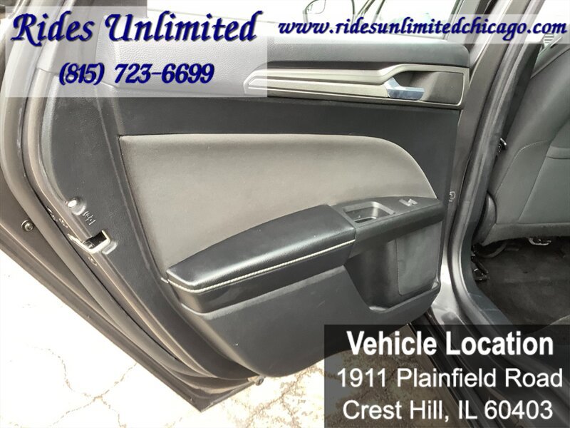Used 2018 Ford Fusion SE FWD image 24