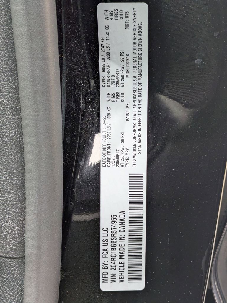 Used 2025 Chrysler Pacifica Select image 33