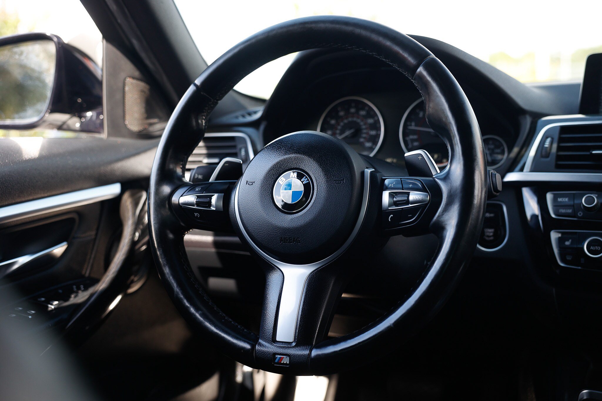 Used 2016 BMW 340i xDrive Sedan AWD/4WD image 33