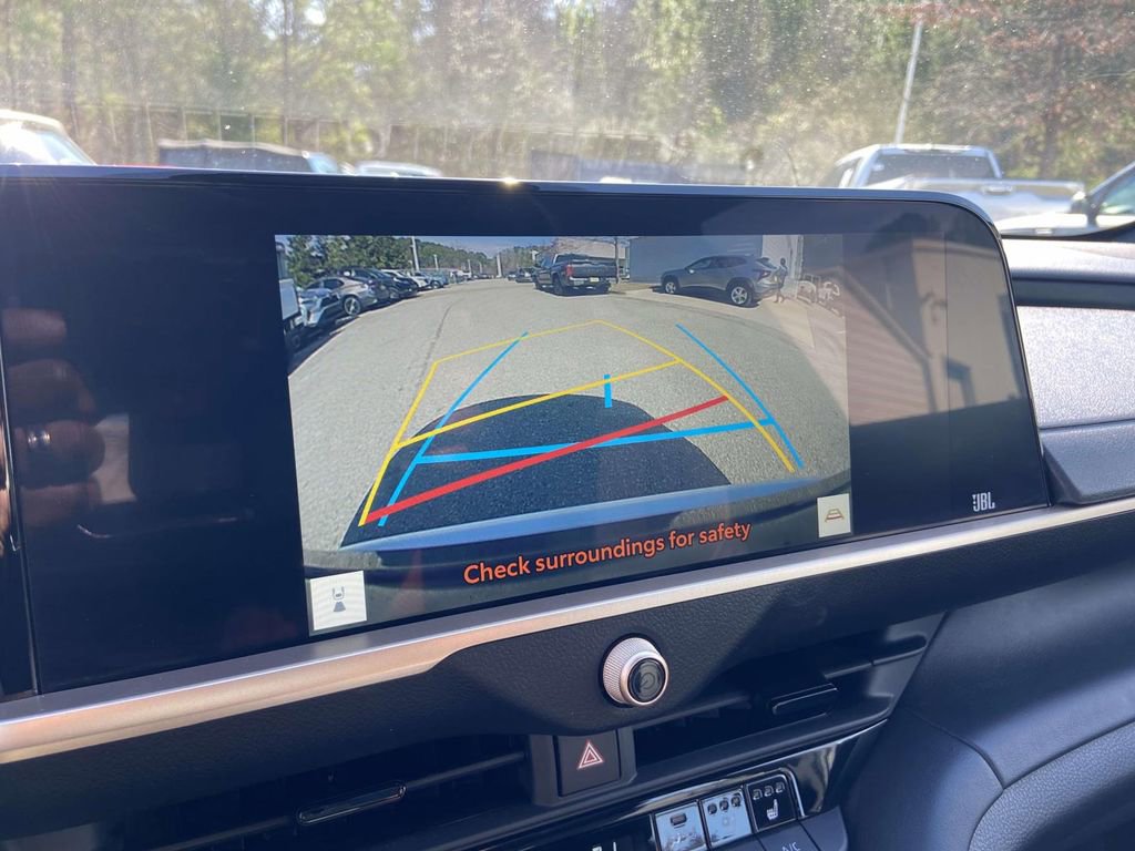 Used 2023 Toyota Crown Limited image 25