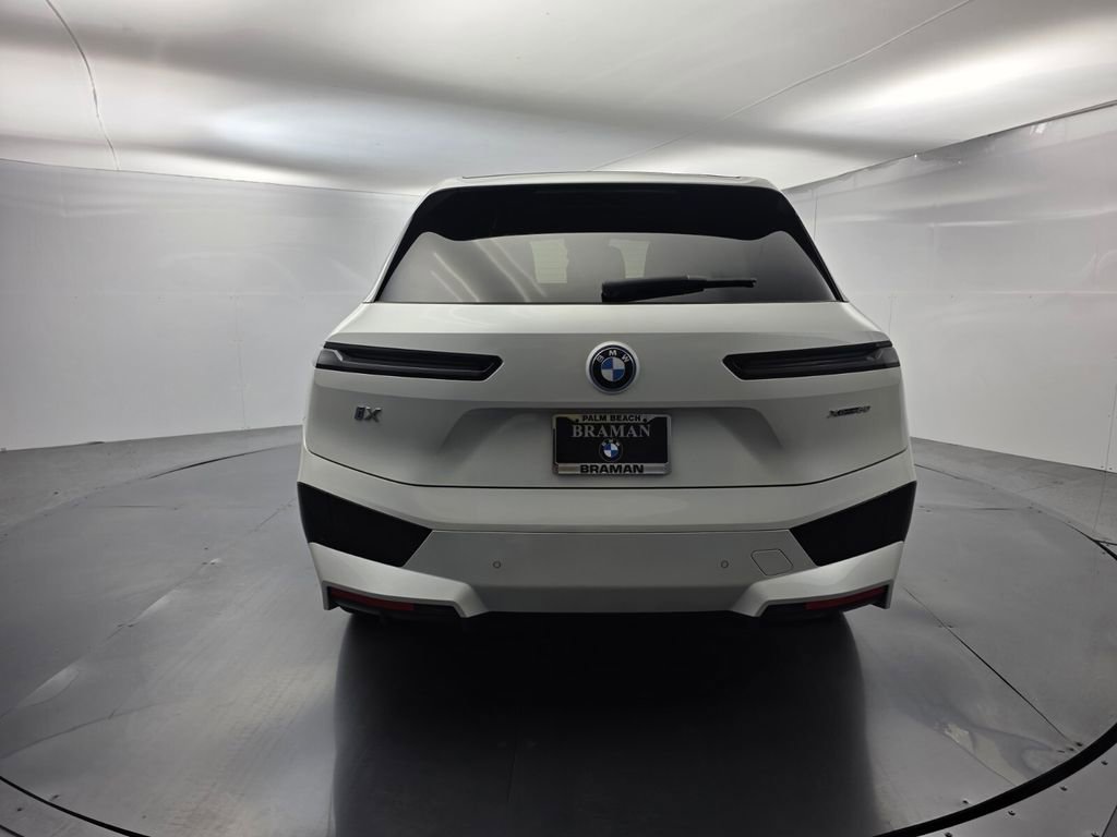 Used 2023 BMW iX xDrive50 w/ Sport Package image 5
