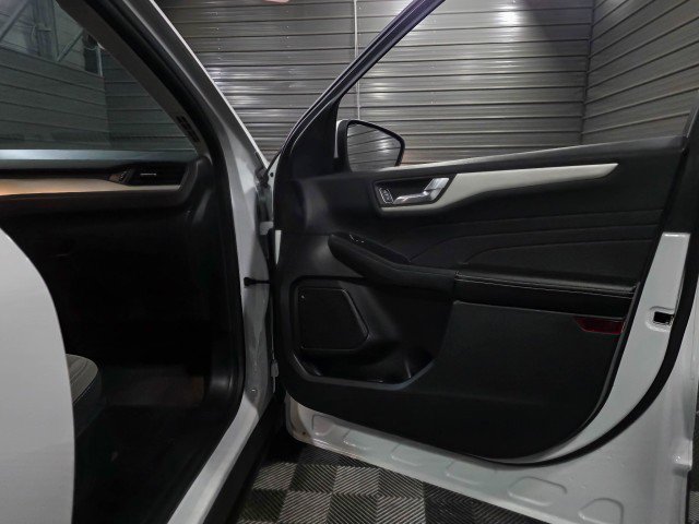 Used 2021 Ford Escape SE w/ Convenience Package image 32