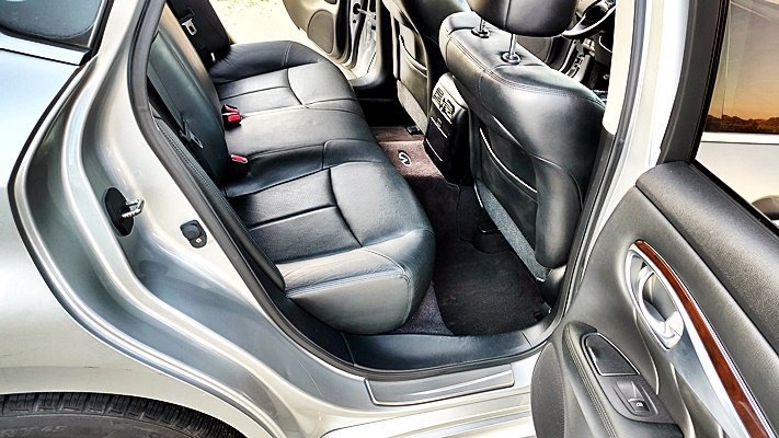 Used 2011 INFINITI M37 w/ Premium Pkg RWD image 17