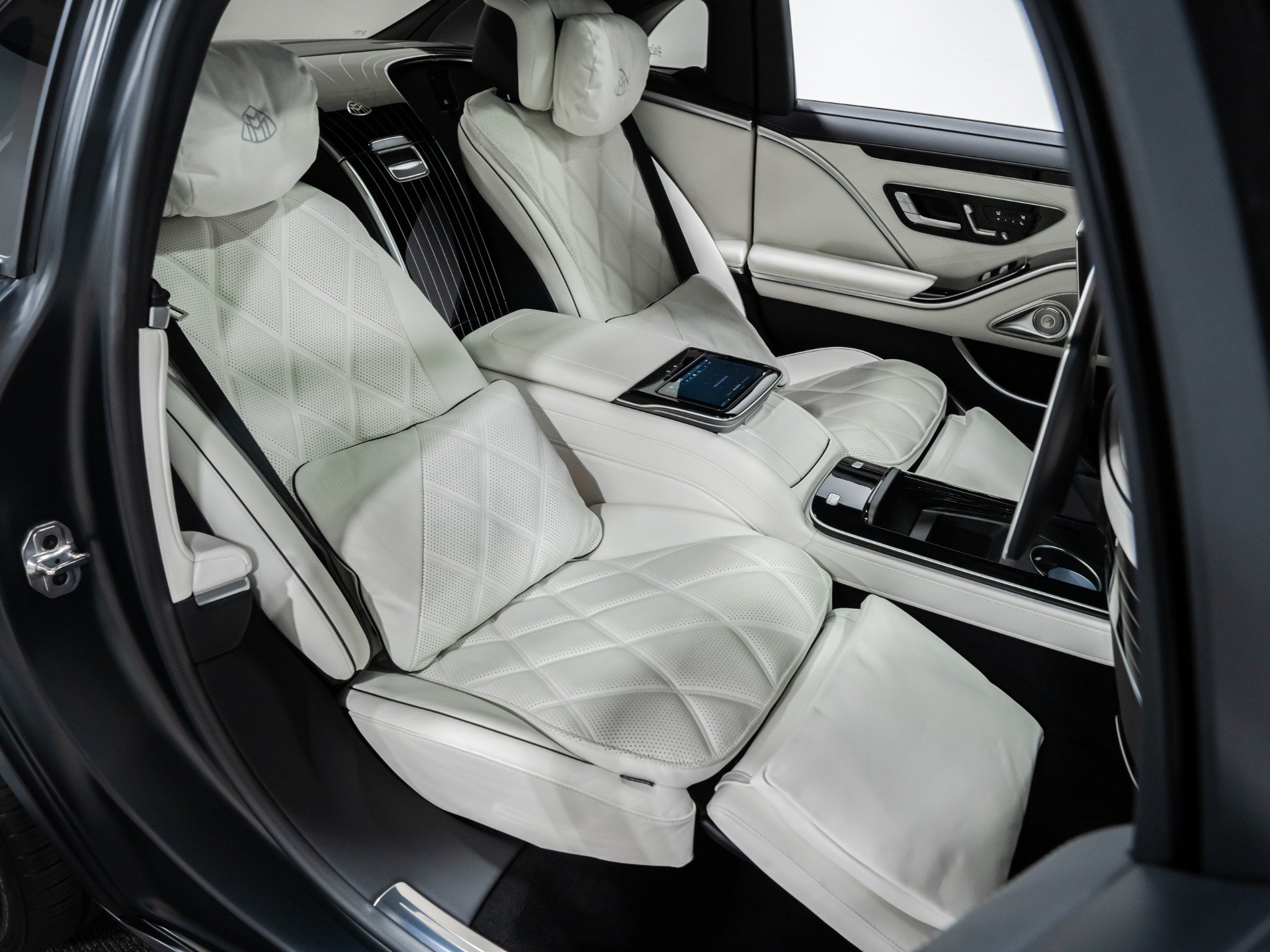 Used 2024 Mercedes-Benz Maybach S 680 4MATIC image 76