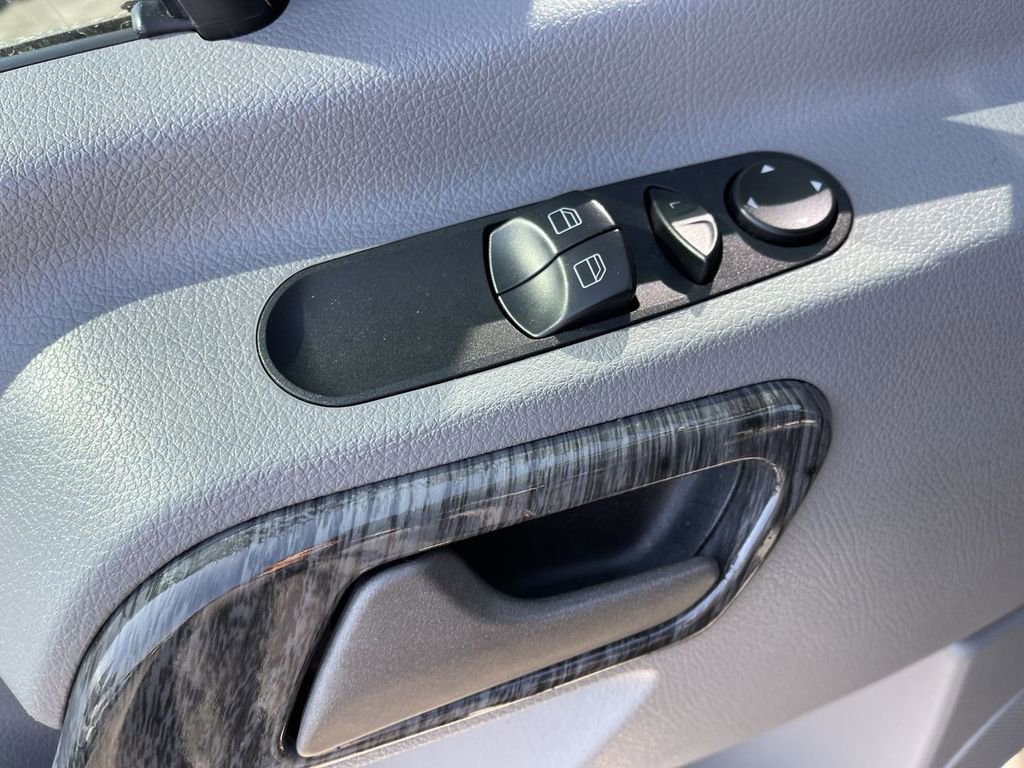 Used 2016 Mercedes-Benz Sprinter 3500 image 9