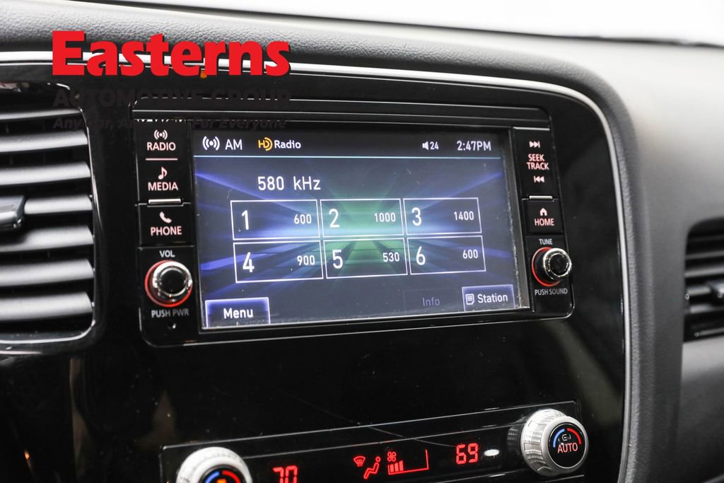 Used 2020 Mitsubishi Outlander ES image 18