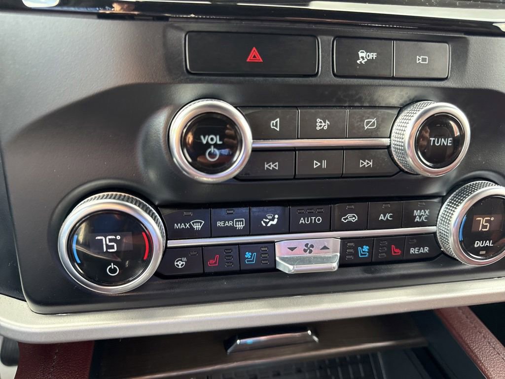 Used 2023 Ford Expedition Limited AWD/4WD image 17
