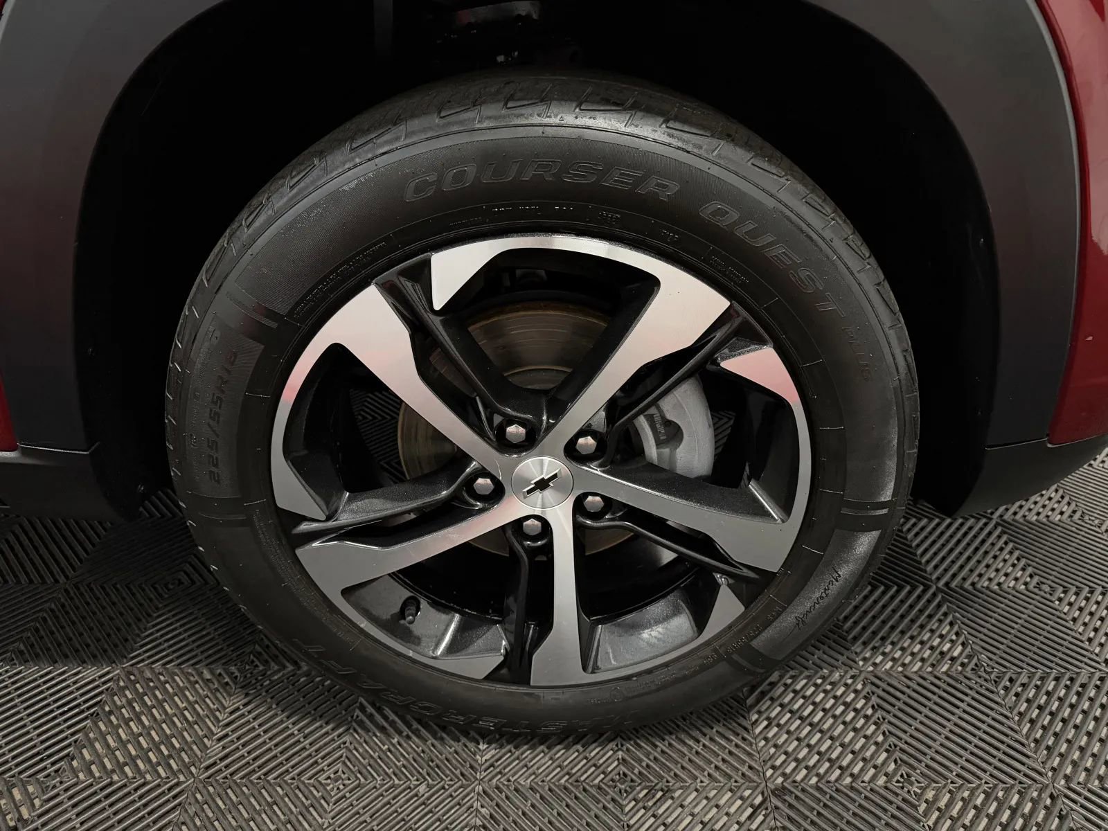 Used 2024 Chevrolet Trax RS FWD image 18