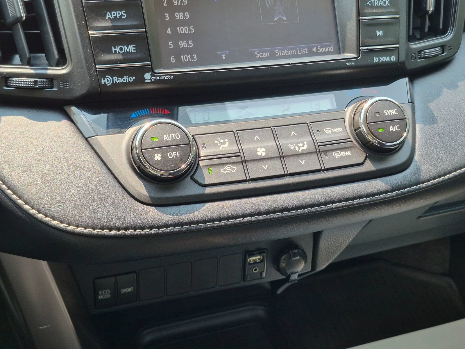 Used 2017 Toyota RAV4 XLE AWD/4WD image 20