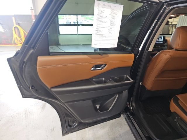 Certified 2022 Nissan Pathfinder Platinum w/ Cargo Package AWD/4WD image 13