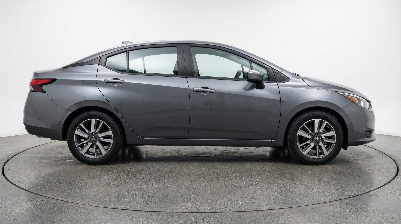 Used 2025 Nissan Versa SV image 11